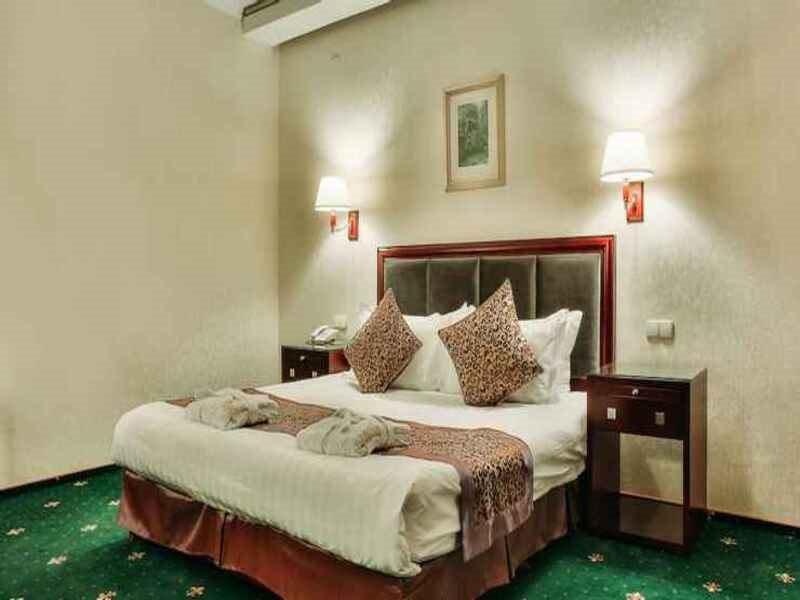 Goldman Empire Hotel Astana Bagian luar foto