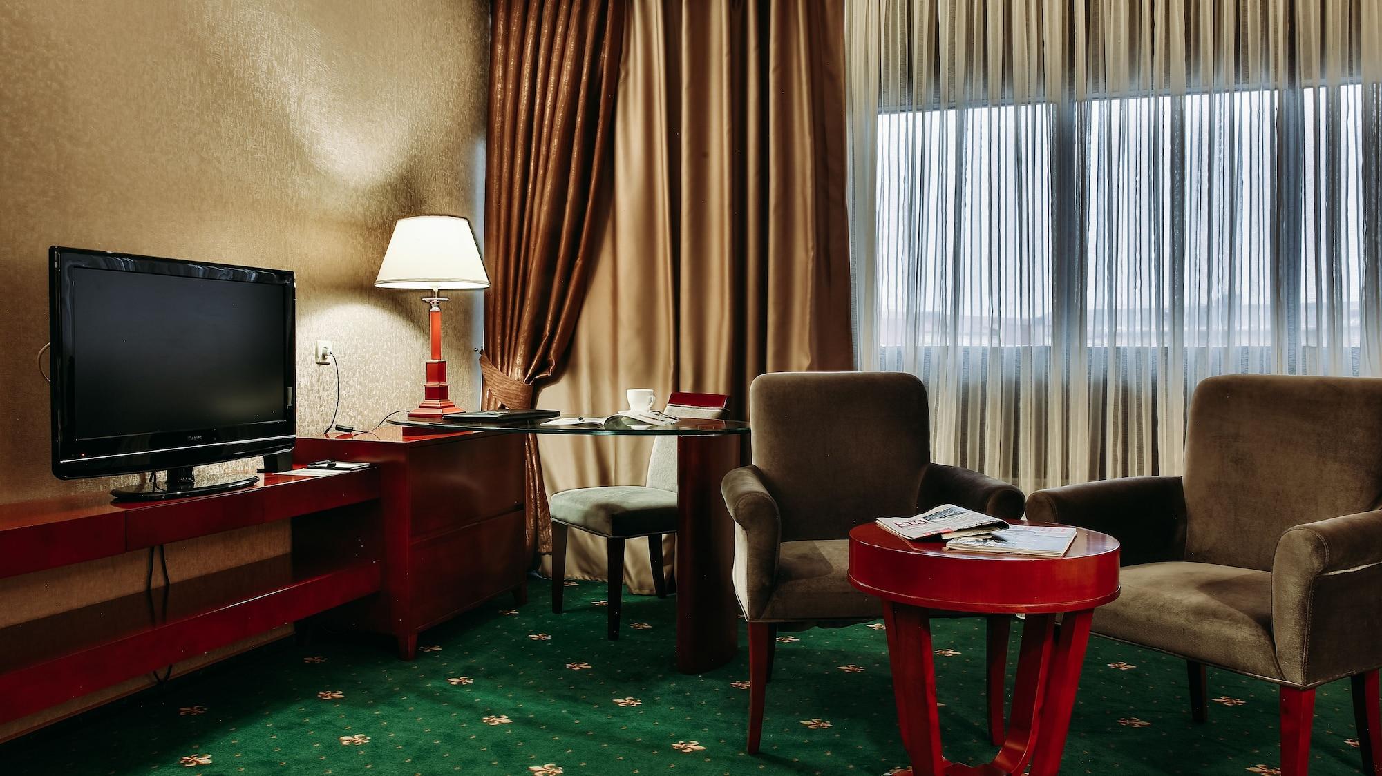 Goldman Empire Hotel Astana Bagian luar foto