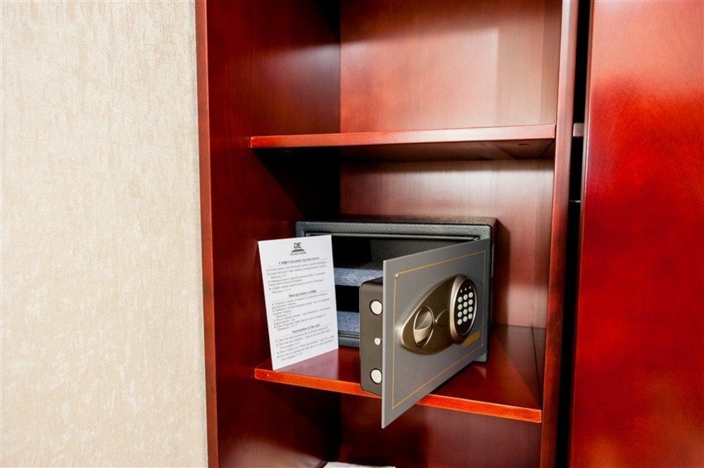 Goldman Empire Hotel Astana Bagian luar foto