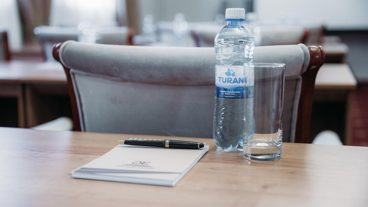 Goldman Empire Hotel Astana Bagian luar foto